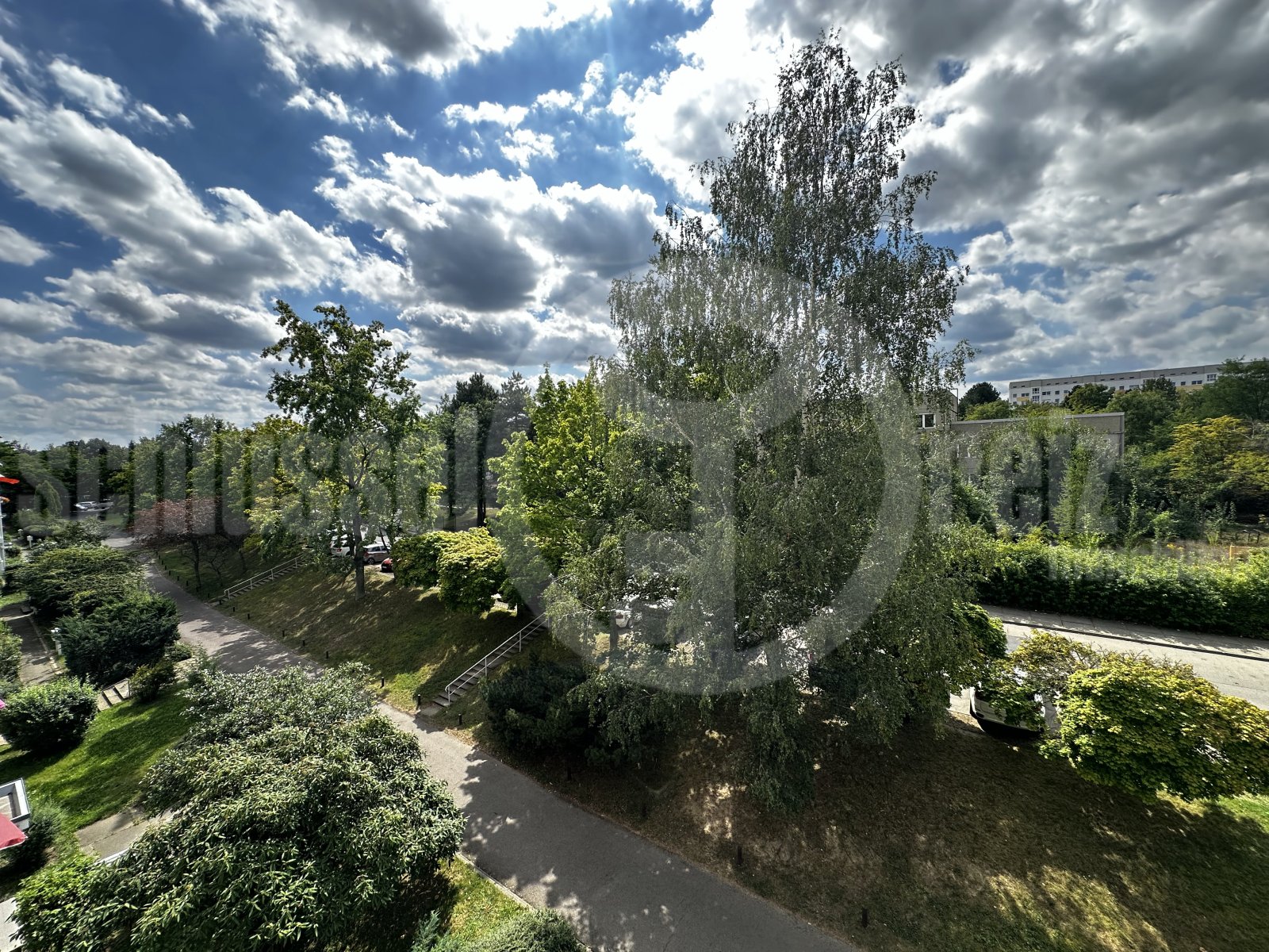 Ausblick Balkon / Wohnen / Kochen