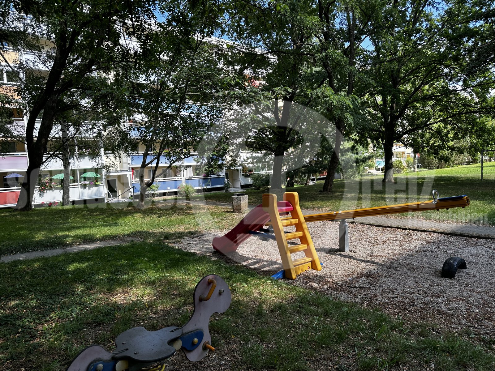 Gemeinschaftsgarten mit Spielplatz