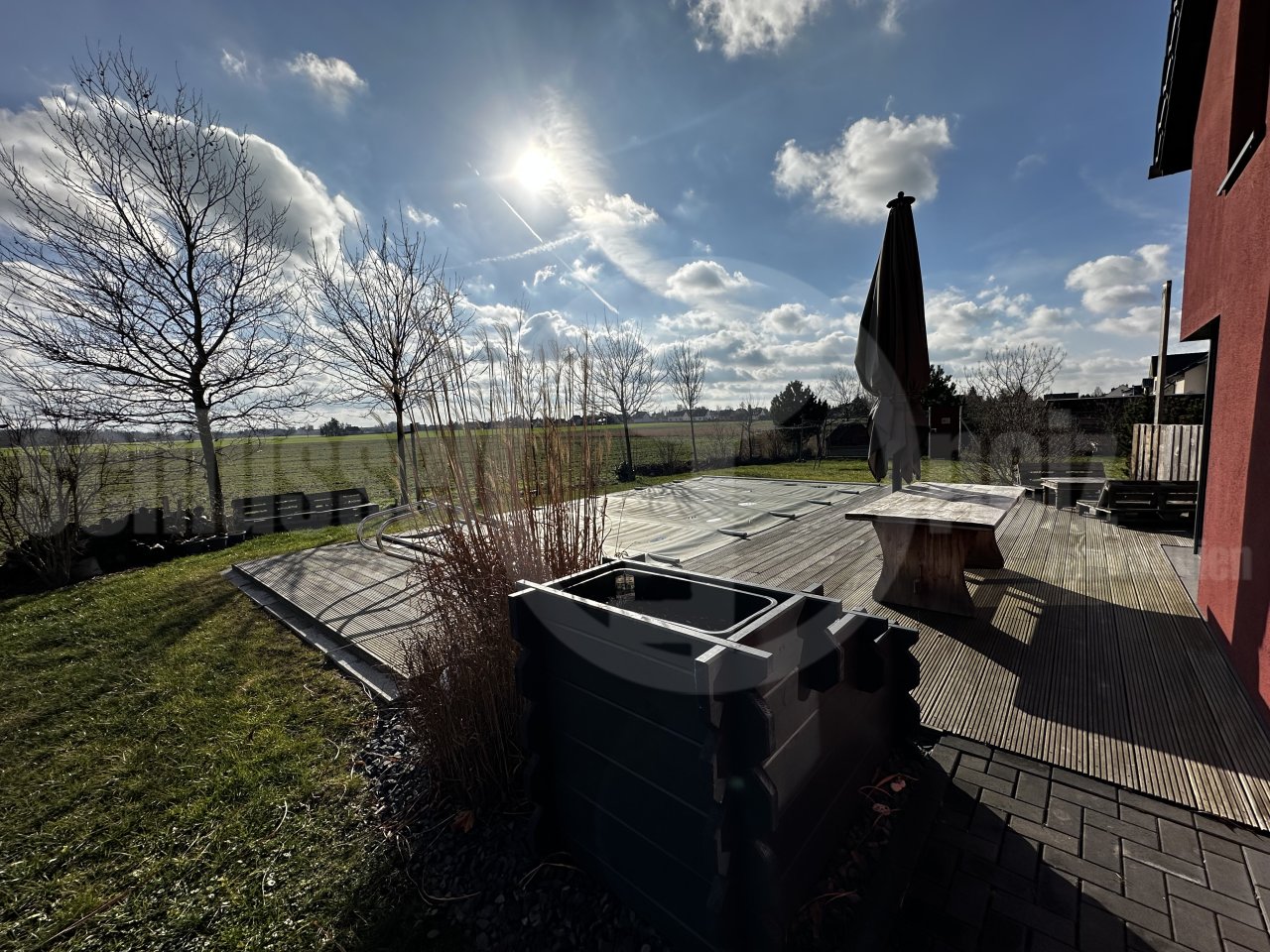 Terrasse mit Pool